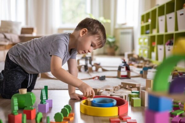 Strategii eficiente de parenting pentru dezvoltarea emoțională a copiilor
