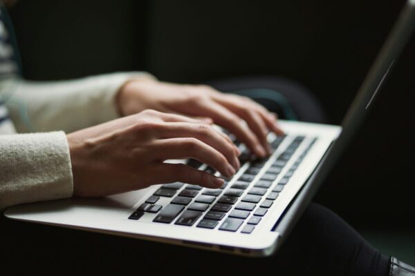 3 lucruri de luat în considerare atunci când te gândești să lansezi un shop online