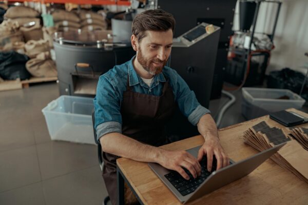 Automatizarea unei afaceri mici: cum identifici sarcinile repetitive