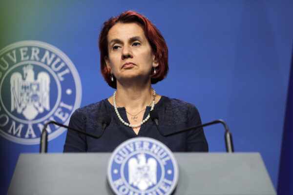 Ioana Dogioiu respinge acuzațiile lui Pavel Popescu privind finanțările retrase de Bolojan